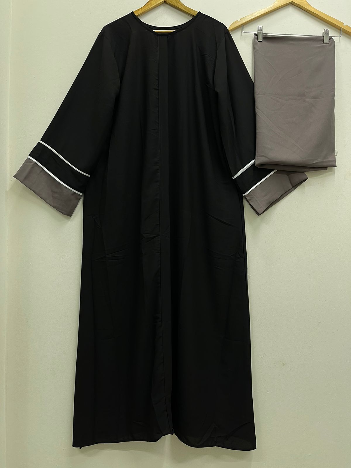 Crown Abaya