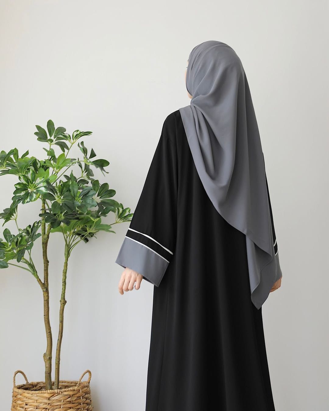 Crown Abaya